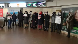 Спели в метро Ваяцкі марш (Интернационал) в поддержку Романа Бондаренко