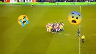 Bas Dost collapses on the pitch, whole team surrounds him omg = 😭😭😭