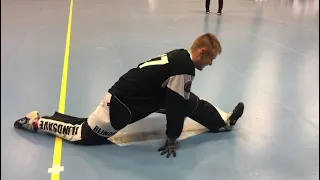 Floorball goalie flexibility