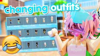 Switching Outfits When I DIE in Roblox MM2! *FUNNY*