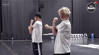 [BANGTAN BOMB] Stretching Class - BTS (방탄소년단)