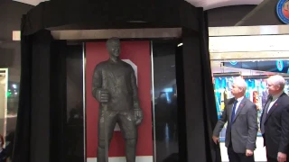 Gordie Howe statue unveiled at Hockey Hall of Fame