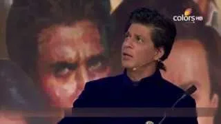 Shahrukh Khan And Deepika Padukone - 2013 colors screen awards.. (funny)