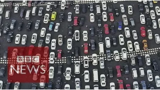 Beijing's huge traffic jam - BBC News