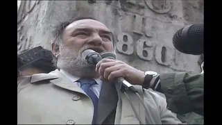 Bata Stojković se obraća demonstrantima na Terazijama 1991.