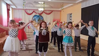 Общий танец на 8 марта "Детки-конфетки"