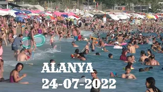 ALANYA ПЛЯЖ КЛЕОПАТРЫ АЛАНЬЯ ВОСКРЕСЕНЬЕ 24 ИЮЛЯ ТУРЦИЯ СЕЗОН 2022 В САМОМ РАЗГАРЕ