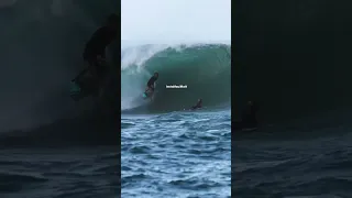 Dropknee big barrel ride in Hawaii #shorts #bodyboarding