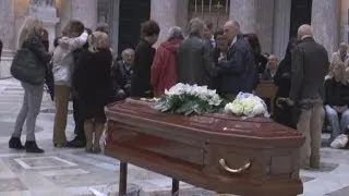 Napoli - I funerali di Marcello D'Orta -2- (20.11.13)