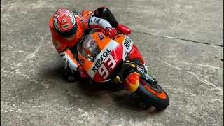 Honda rc213v GP + Figure Marquez