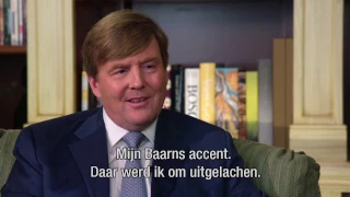 Koning Willem-Alexander werd gepest om zijn accent