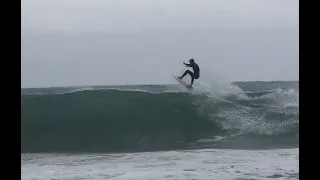 Les surfeurs corses bravent la tempête à Ajaccio