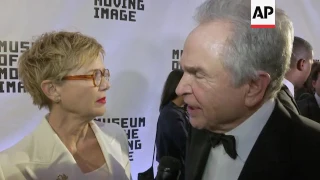Warren Beatty, Annette Bening walk red carpet, talk about meeting on 'Bugsy' set