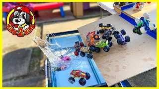 Monster Jam Toys 🐠 FISHTANK FALL 🐟 Super 8 Lane Downhill WATER Race 💦 32 Color Change Monster Trucks