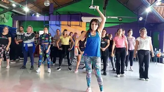 LOS TRAGOS/REMIX. Coreografía de Entrada en calor. #fitnessdance #baila