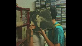 You fell in love on a record store: a love playlist♡