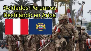 Soldados Peruanos Desfilando y Tocando Gigantes del Cenepa en Arica