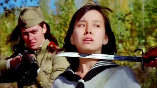 小伙带着俄国女兵和日本妹子，幸福的在原始森林躲避战火《紫日》