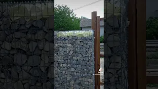 Паркан із габіону від виробника Gabions/Star. Елементи скла та підсвітки. #ГабіониВсюди  #gabion