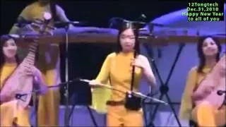 The Old 12 Girls Band 女子十二乐坊 Riverdance 大河之舞 in yellow