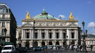 The Streets of Paris. Walking in Paris 4K.