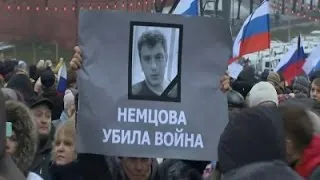 Raw: Marchers Mourn Slain Russian Activist