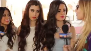 Lauren e Camila -  Kiss Me