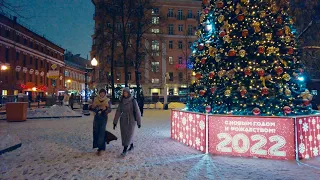 Christmas Evening 🎄 Snowfall Walk ❄️ on Patriarch Ponds in Moscow, Russia [4K]
