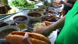 ANTHONY BOURDAIN FOOD TOUR IN HOIAN, VIETNAM