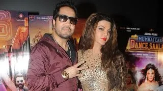 Kiss Controversy: Mika patches up with Rakhi Sawant