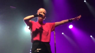 Garbage "Even Though Our Love Is Doomed" LIVE 15/11/2016 Saint Petersburg