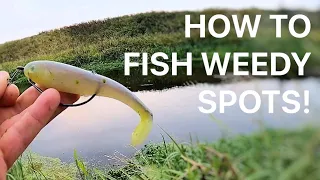 How to catch Pike on shallow weedy rivers! (Lures) Pike fishing tips and techniques