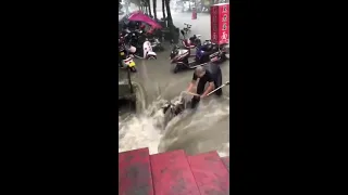 China Floods 2021: Heavy rains cause deadly floods in China