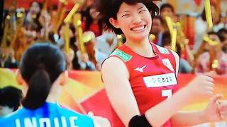 回転しながら喜ぶ石井優希選手が可愛い