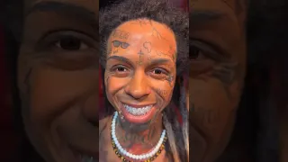 #LilWayne was REALLY not feeling his viral wax figure 😂