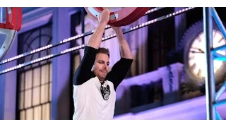 Stephen "GREEN ARROW" Amell fell at American Ninja Warrior!