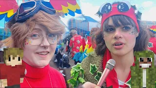 Interviewing MCYT cosplayers with a mini microphone