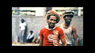 Bob Marley " Three little birds Jamaican Mix " HD !!