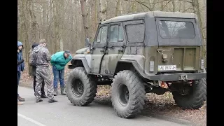 Обзор ПЕРЕД СТАРТОМ УАЗ на шишиговских колесах, покатуа OFFROADMANIACS