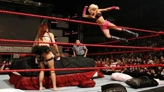 WWE 01/07/2008: 5-Divas Lingerie Pillow Fight Match (Ashley's Return)