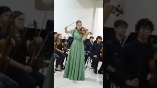 Isabella, estudiante del 4to año del conservatorio Simón Bolívar y concertina de la orquesta