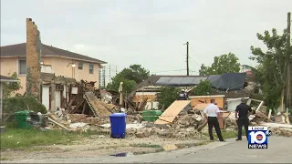 Abandoned home collapses in city of Miami