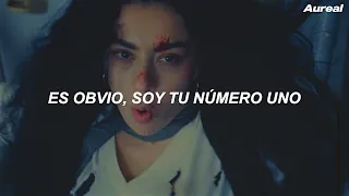 Charli XCX - Von dutch (Traducida al Español) | vídeo oficial