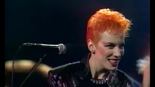 Eurythmics - Sweet Dreams (Are Made of This) LIVE 1984