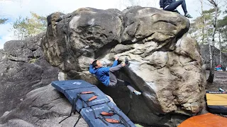 Fontainebleau Bouldering: Sa Pelle au Logis (7a)