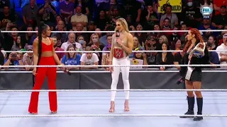 Charlotte Flair y Bianca Belair confrontan a Becky Lynch - WWE Raw 04/10/2021 (En Español)