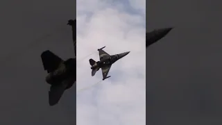 F16 inmek istiyor, ama bizim pilotlar olmaz tono at diyor :) ....