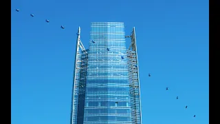 Sebastian Alvarez Wingsuit around tallest building in South America.