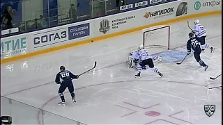 Yeryomenko spectacular stick save