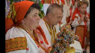Гуцульське весілля. Одягають та Благословляють наречену. Космач - Ukraine Dress and Bless the Bride.